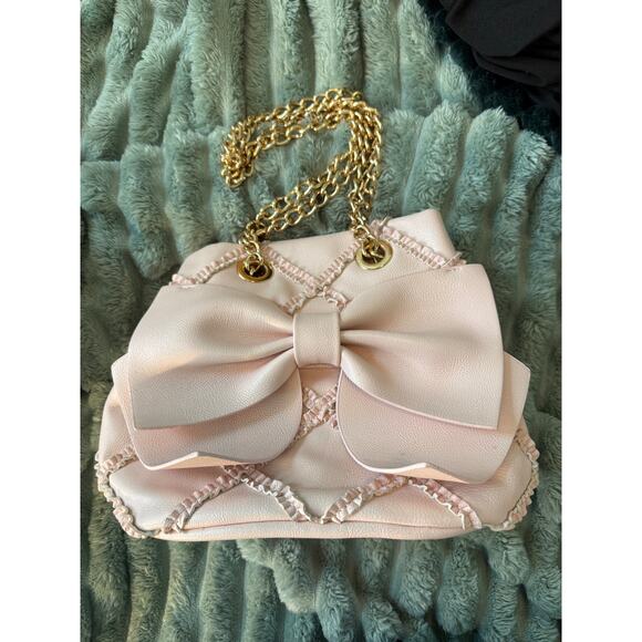 Betsey Johnson Pink Bow Quilted Shoulder Bag with Gold Chain Strap - Picture 1 of 9